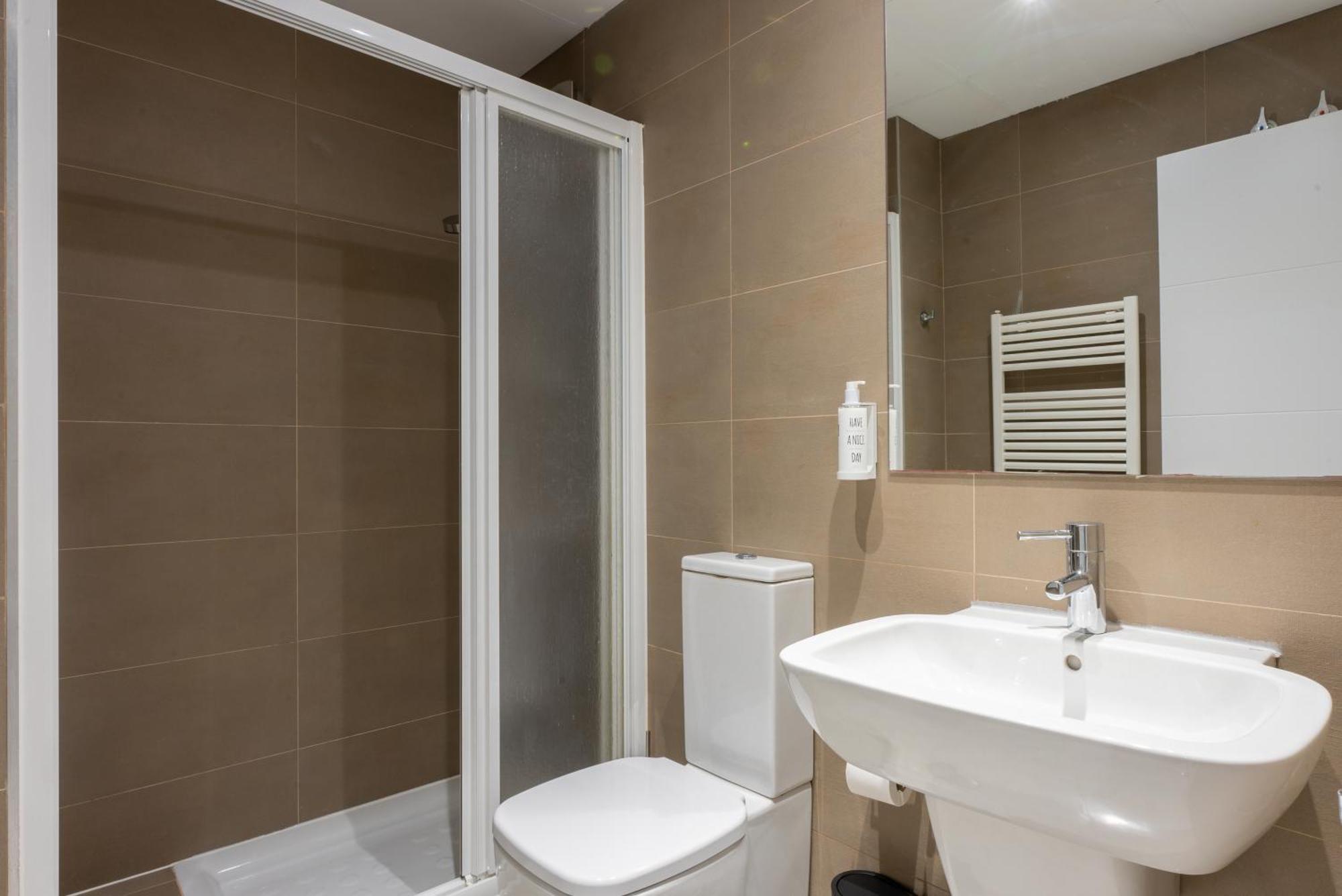 Smartr Madrid Las Ventas Room photo